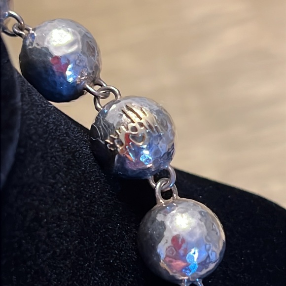 Ippolita hammered silver necklace 17.5 inches, the beads are 1/2 inch diam - Picture 4 of 4